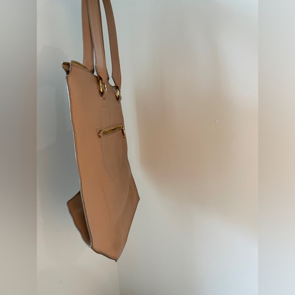 J Crew tan leather shoulder bag perfect for a laptop and travel - Picture 9 of 11